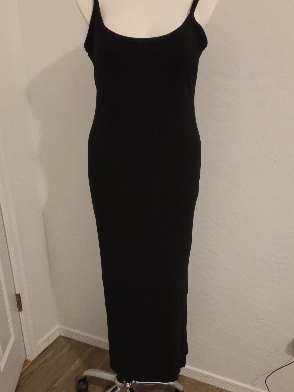 Sleek Black Maxi Slip Dress with Thin Straps